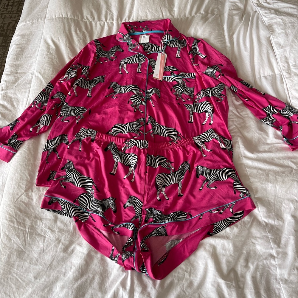Brand new with tags, never worn Chelsea Peers zebra pajamas